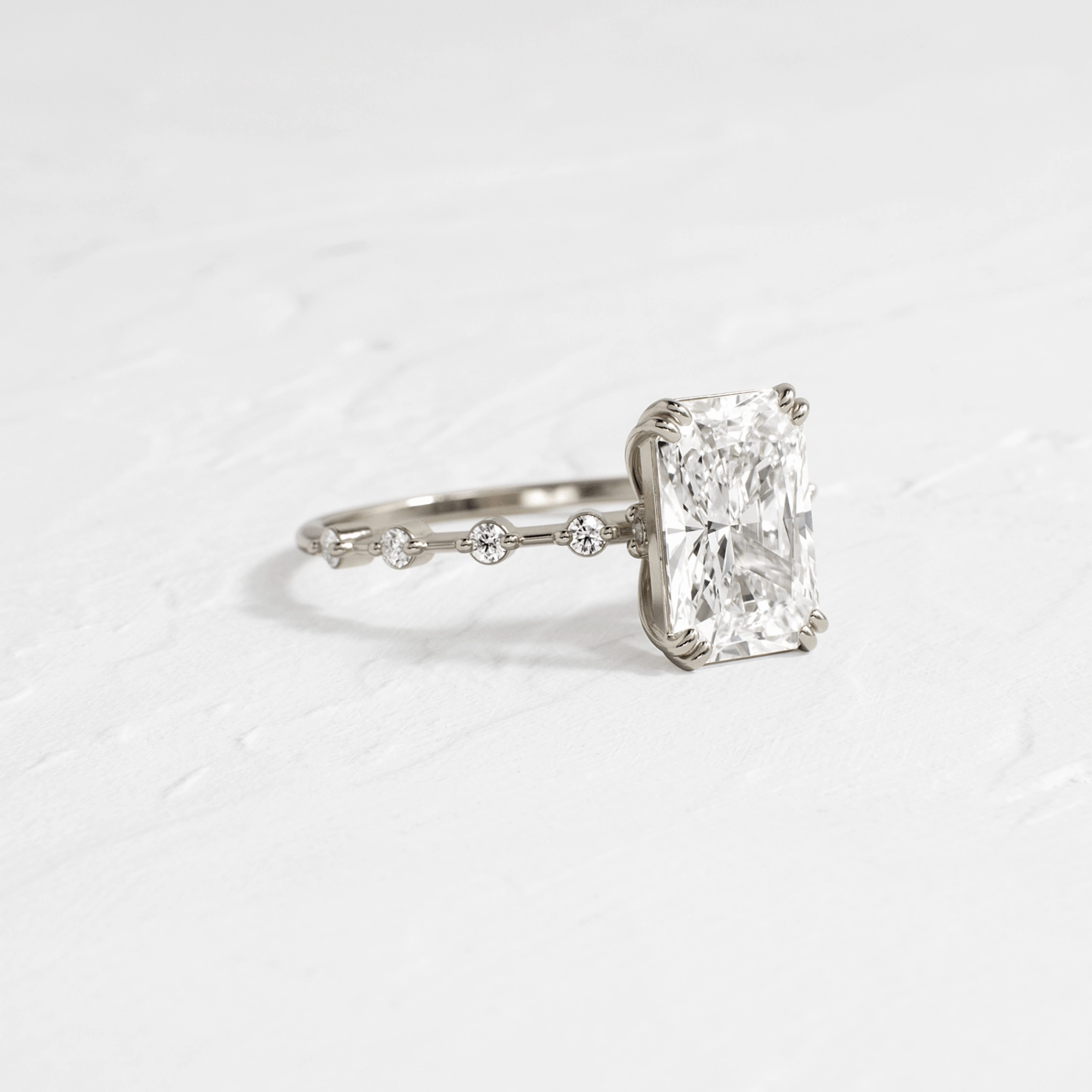 Distance Ring, Radiant Cut