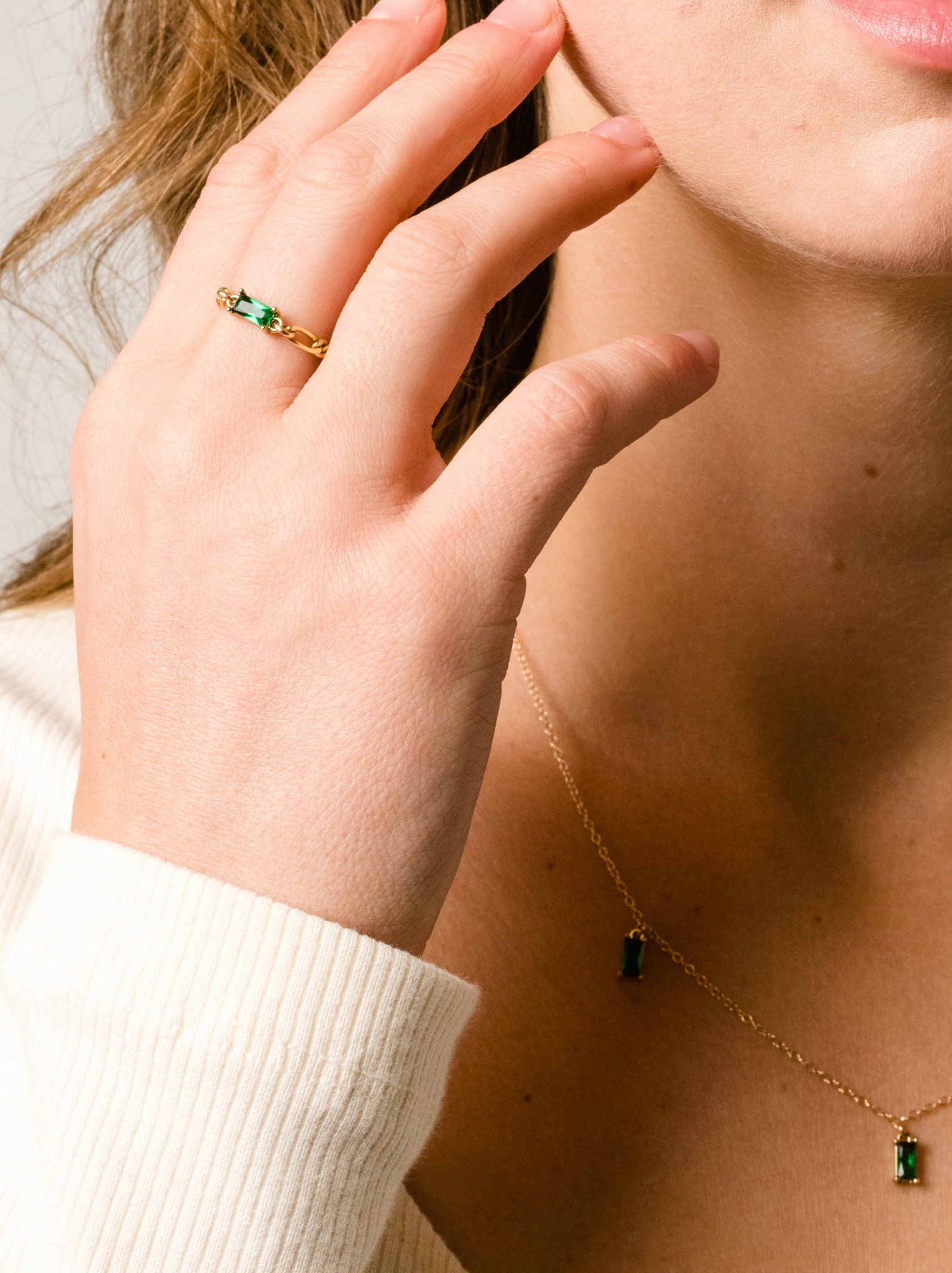 Emerald Chain RIng