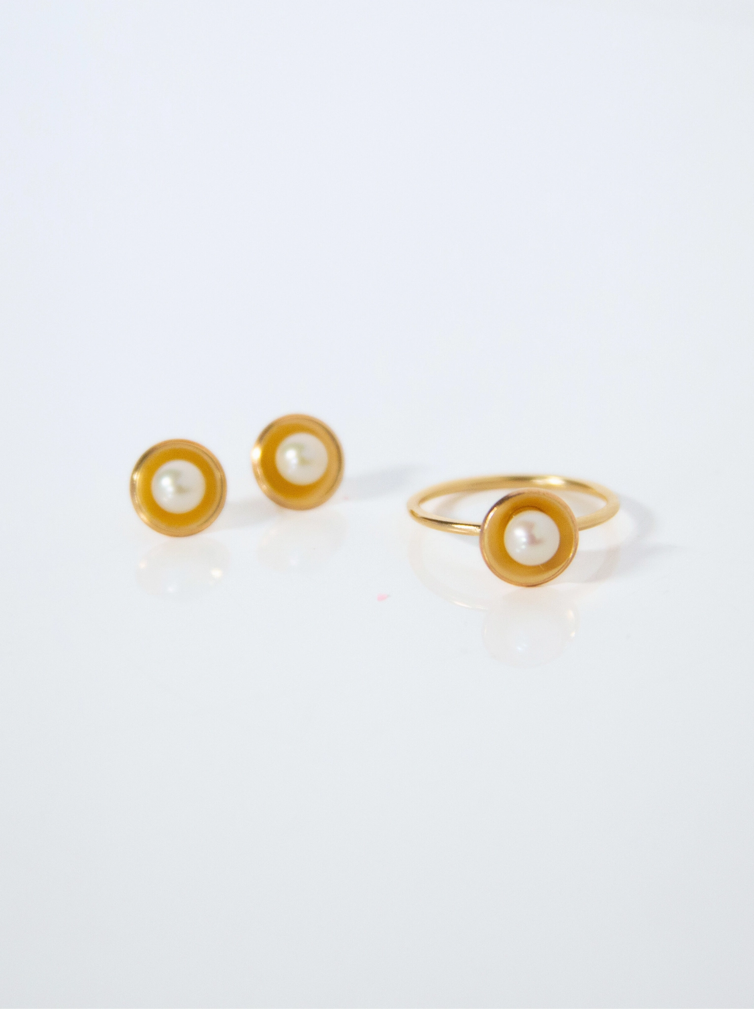 Emma Pearl Dish Studs