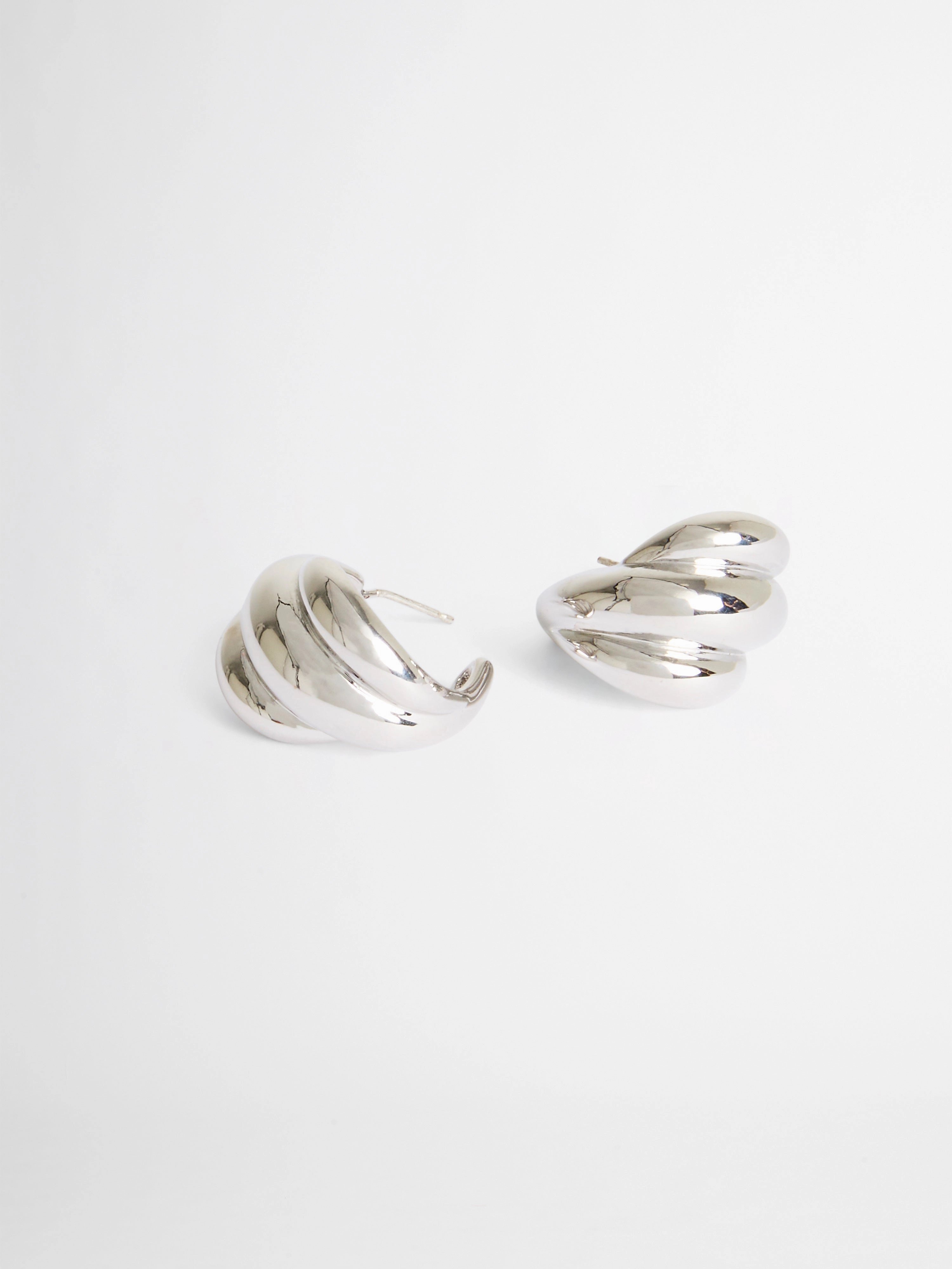 VENUS STUD EARRINGS