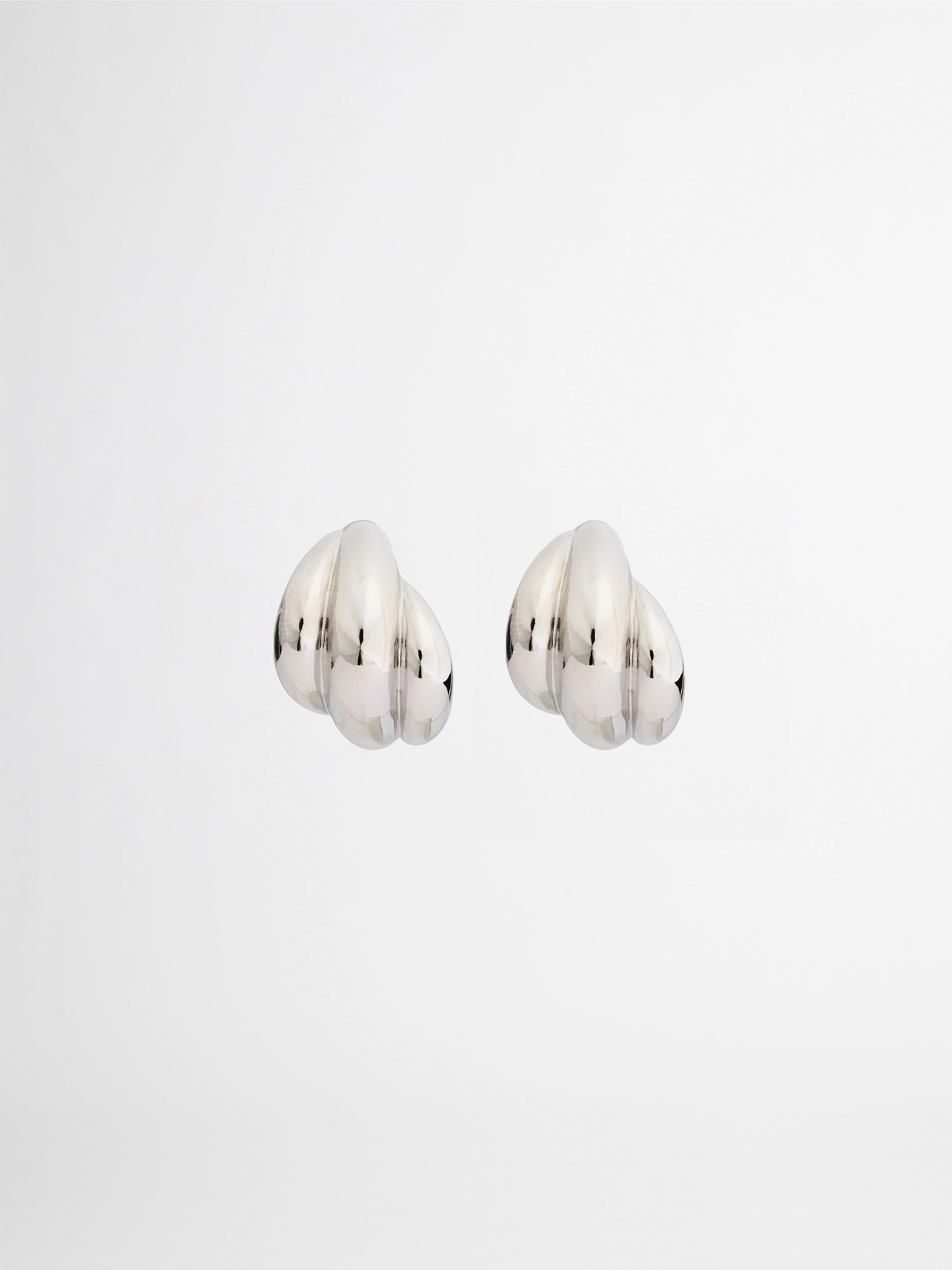 VENUS STUD EARRINGS